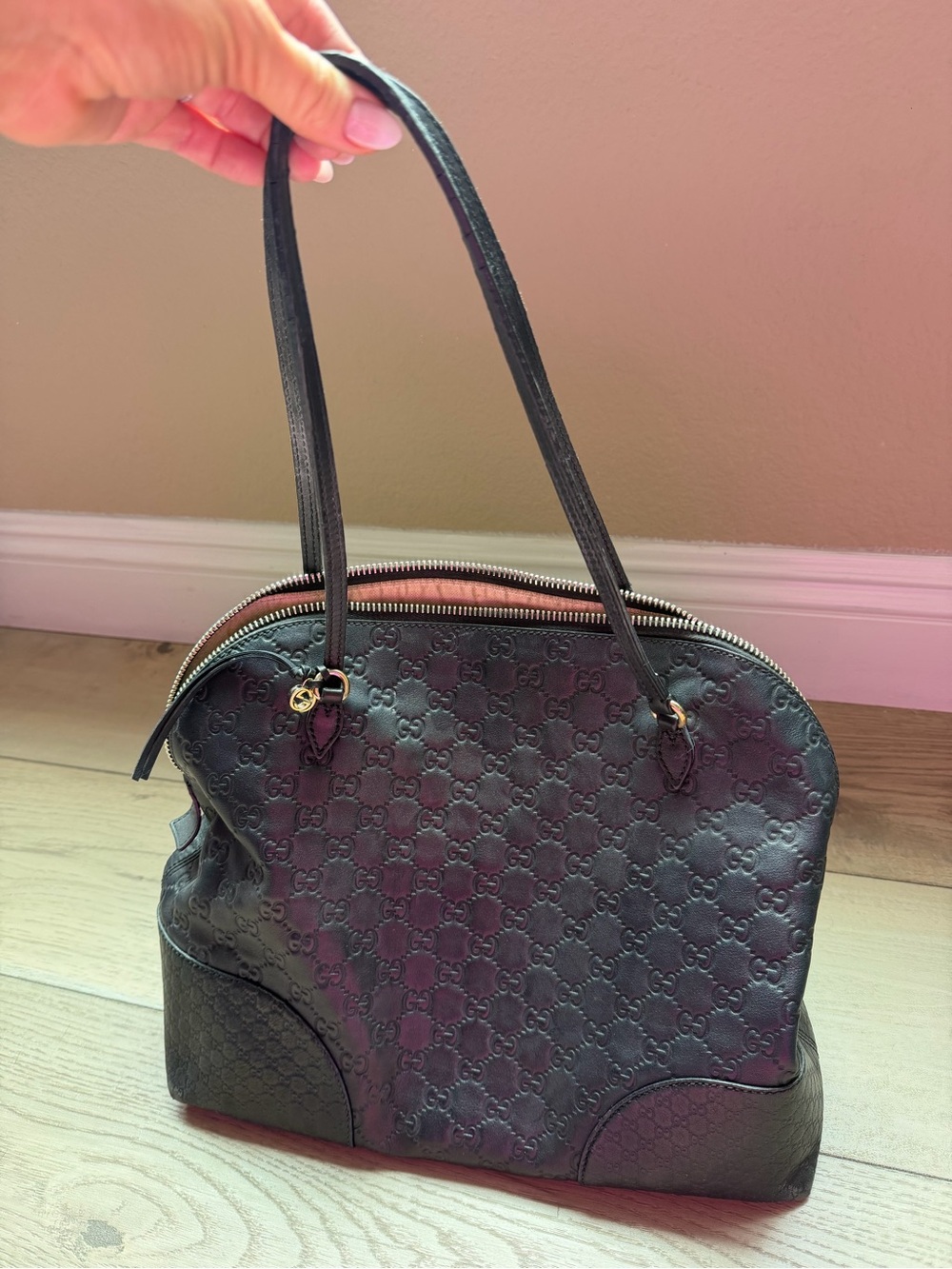 Gucci Black Emblem GG Tote - Picture 3 of 6